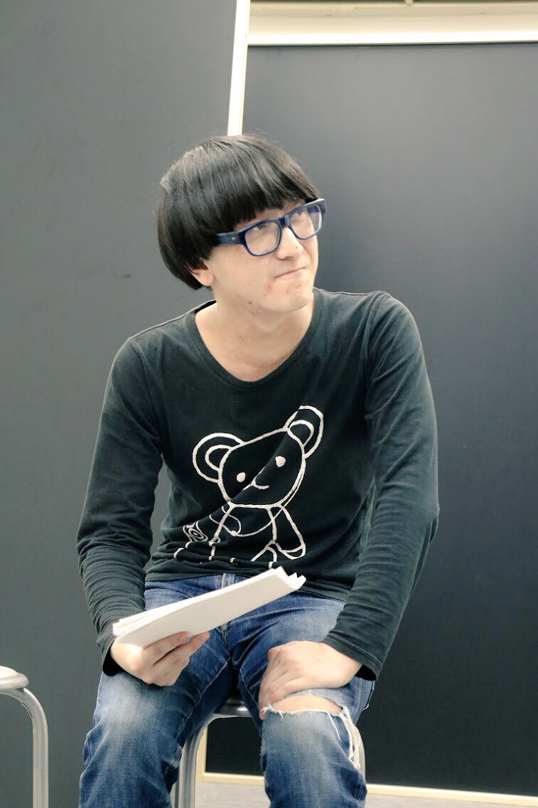 劇団 放電家族 5日19時の回 空いてます 劇団放電家族 第拾伍回放演 モンクス デライト 8月4日 金 7日 月 G Pit ご予約は特設サイト チケットページ T Co ktl5mqhq へ 写真はカリスマニートの異名を持つ 覚前遥 かくまえ よう