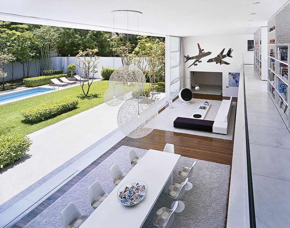 HardenHomes's tweet photo. Glass slider wall doors extend your indoor outdoor living space! 

#dreamhome #lanai #backyard #pool #swflbuilder #HCH #hardencustomhomes https://t.co/LGhUplRhq3