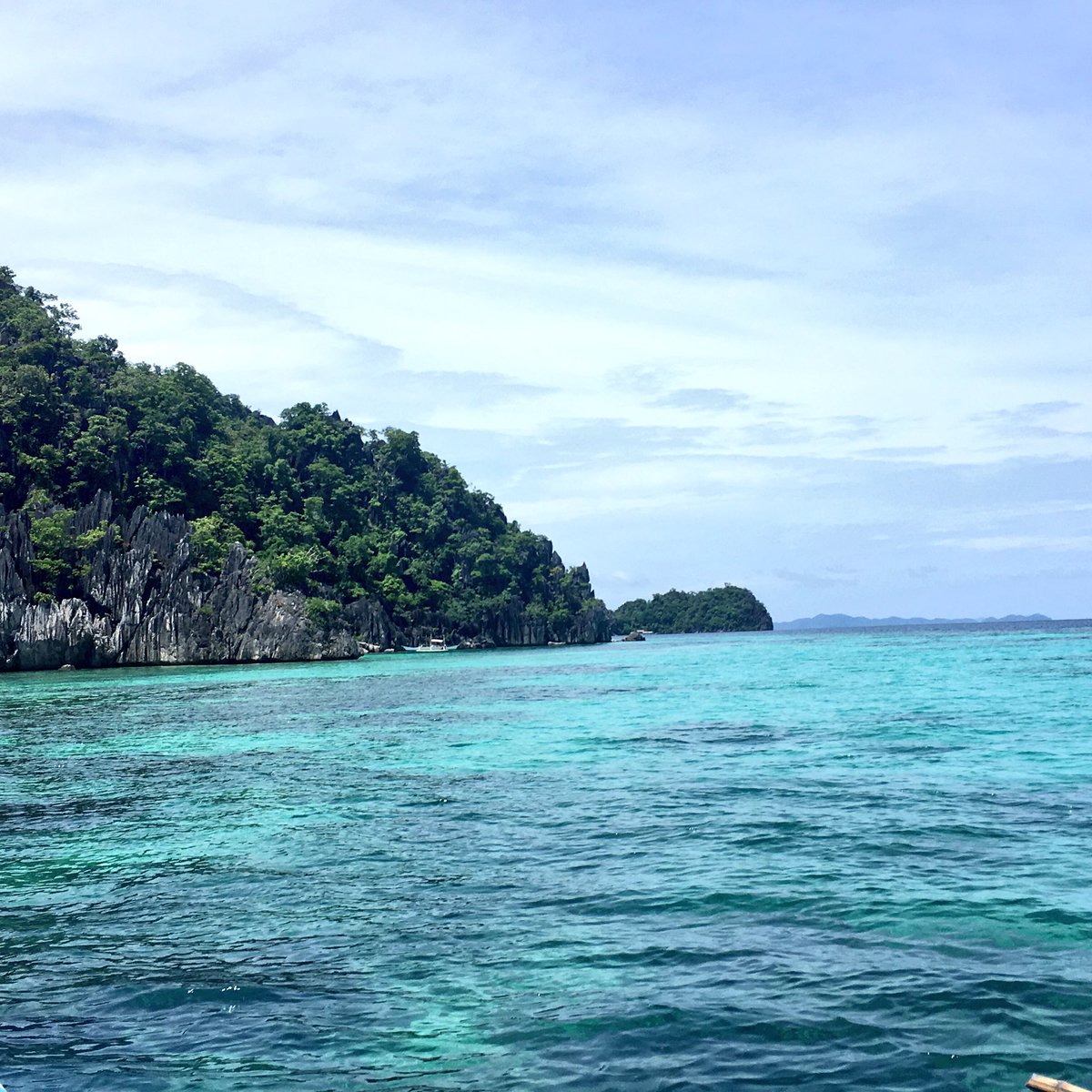 thetacndysgnz's tweet photo. Skeleton Wreck πππ #YonCoron #CoronTrip #Coron #Palawan https://t.co/A8iRr74I9T