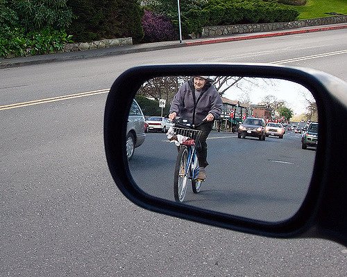 SaferRoadsGM's tweet photo. Getting our of the car, check your mirrors and blindspots, to make sure you can leave the car safely #takecaregtrmcr https://t.co/JZiFkZQgkW