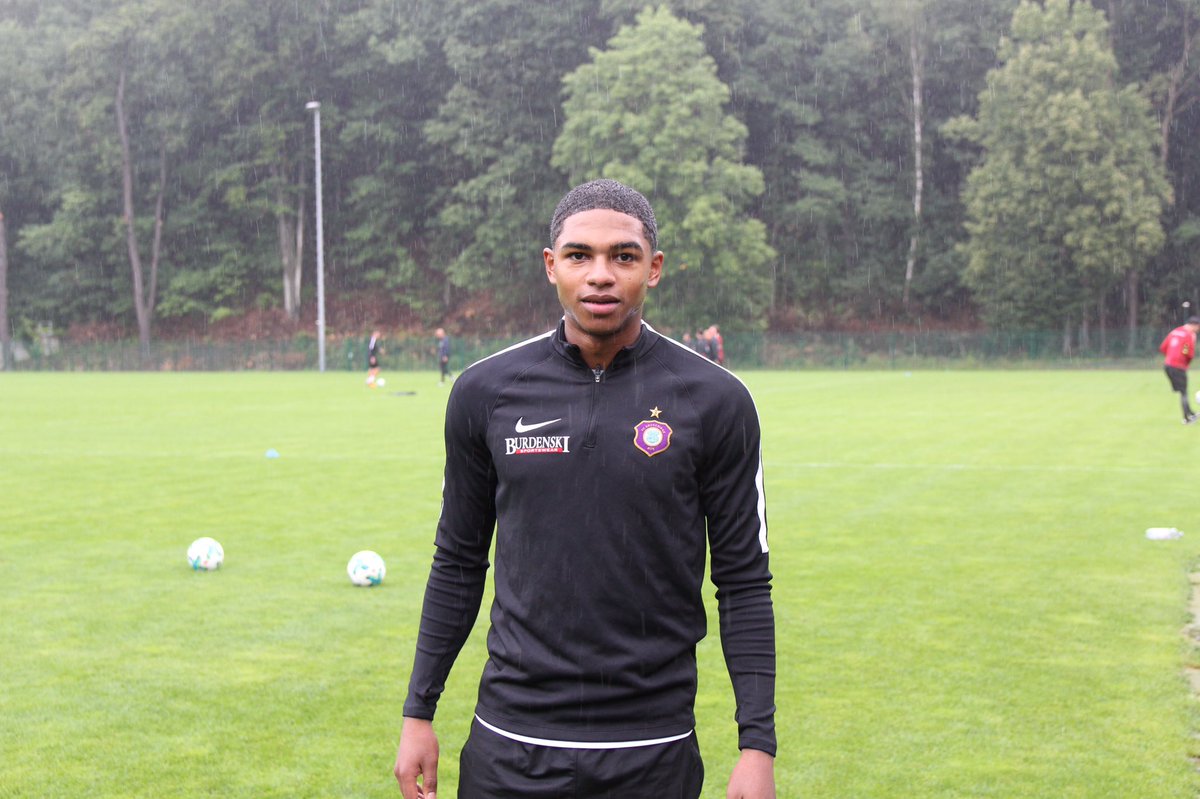 Michael #Maria ist von der Nationalmannschaft <a href="/curacaofootball/">Curacao Football</a> zurück &amp; seit heute im Mannschaftstraining! 💪🏻⚒ #Aue