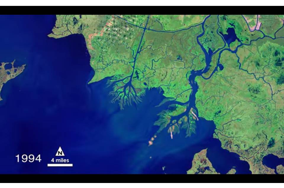 EnviroIntel's tweet photo. 1:30min. video shows footage of the changing coastal wetlands in Atchafalaya  Bay, Louisiana (45 yrs LANDSAT data) https://t.co/oe3AFHyK4N https://t.co/tb6enI2xja