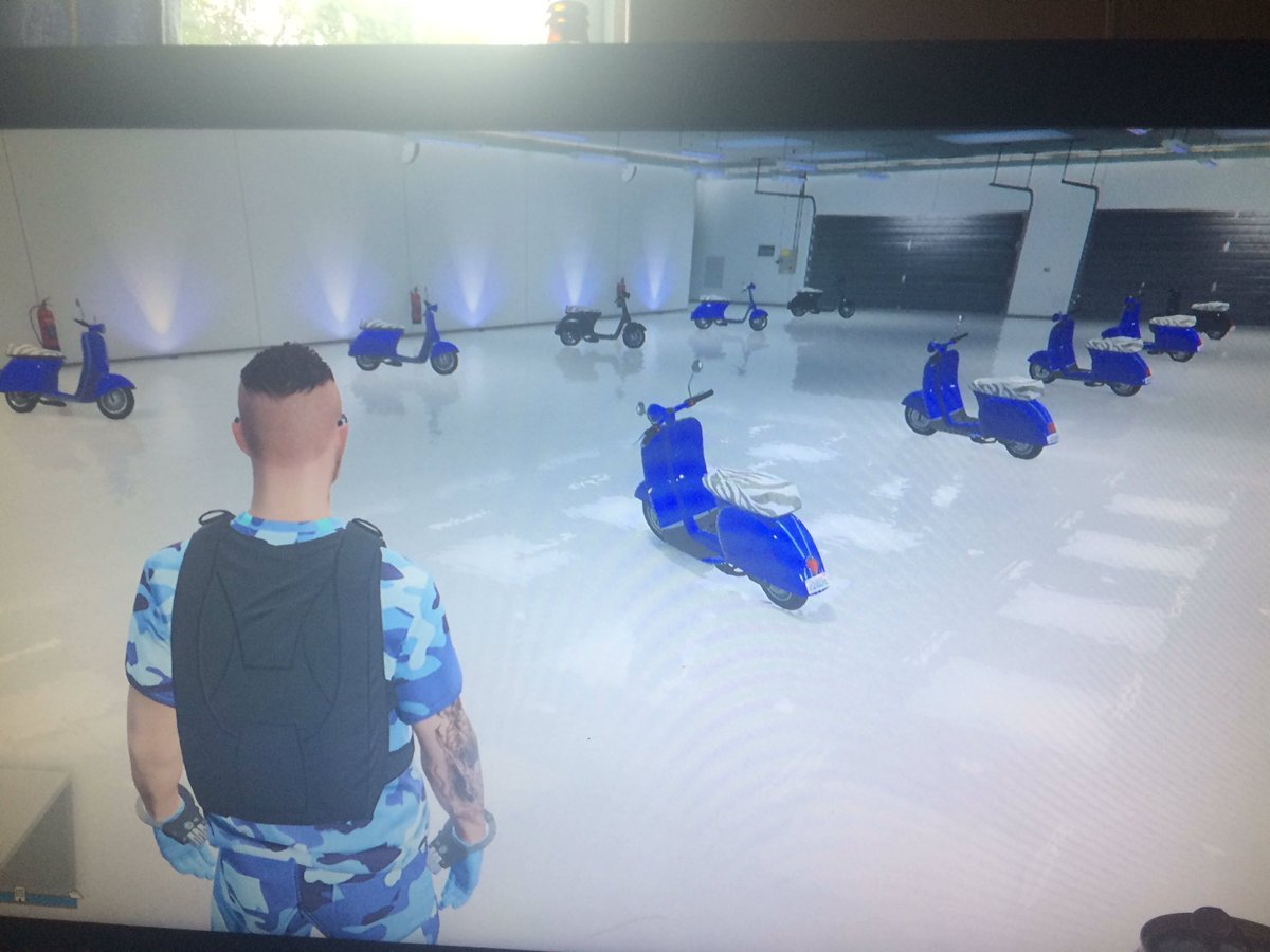 MukyModz's tweet image. Here we go again