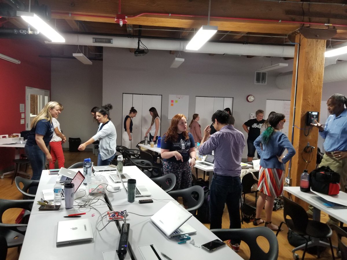LsowaWB's tweet photo. Making changes is what it's all about @Distinctive_Edu . Happy day 3 of #dssummercamp2017 https://t.co/QstCRONUj6