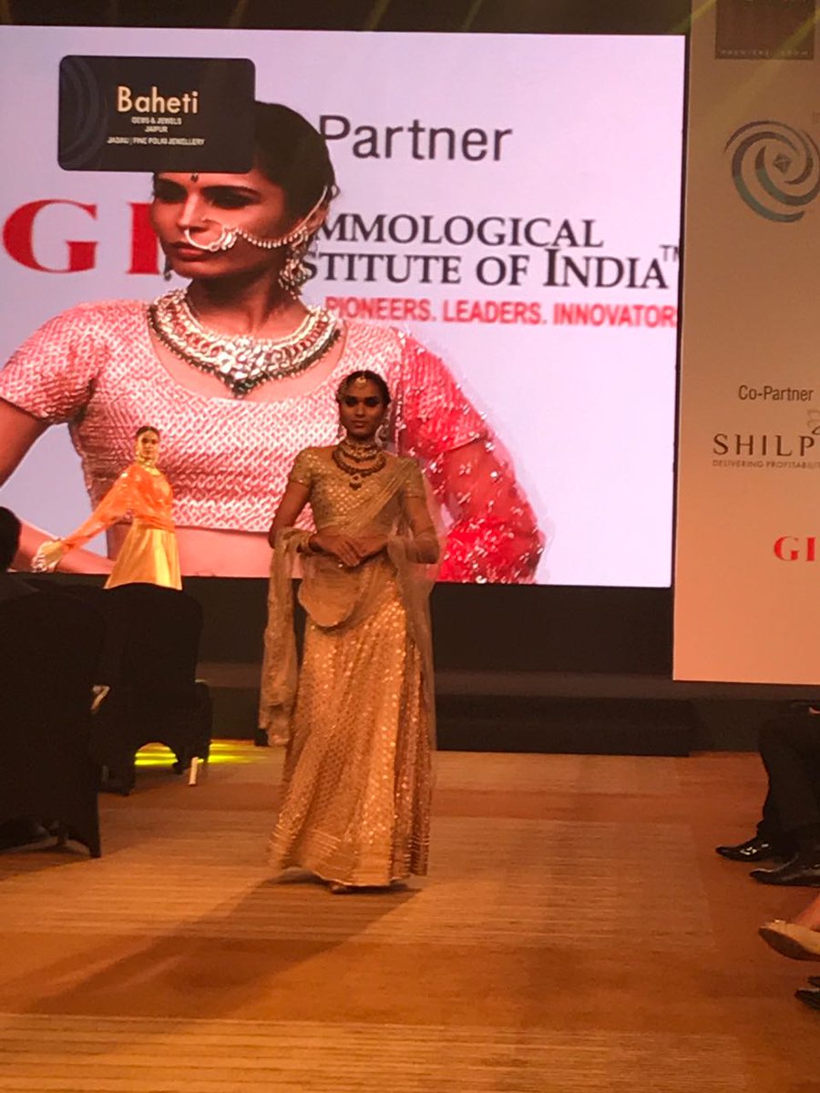 GJEPCIndia's tweet photo. The phenomenal designs by Baheti Gems & Jewellery have left the audience awe-inspired and stunned at the #PreludeToIIJS. https://t.co/5xVpx0bT6S