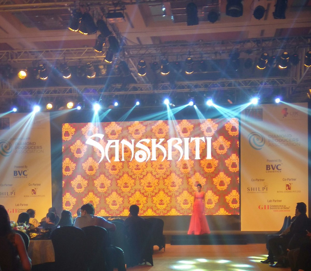GJEPCIndia's tweet photo. Coming up next, Sanskriti Jewels are all set to showcase their brilliance. #PreludeToIIJS is set to witness the finest from the industry! https://t.co/skoHNgT0H0