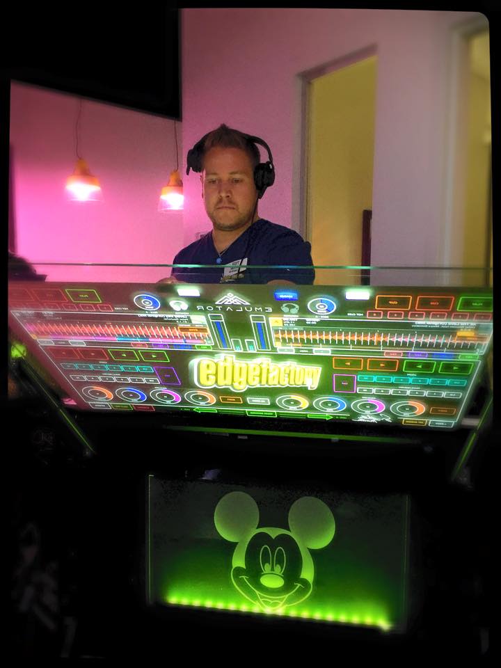 TouchInnovate's tweet photo. When Mickey is your boss you feature him on your #EmulatorElite LED acrylic. That's what @MixOnWheels does for their corporate client. https://t.co/LQnS6Bi4Pt
