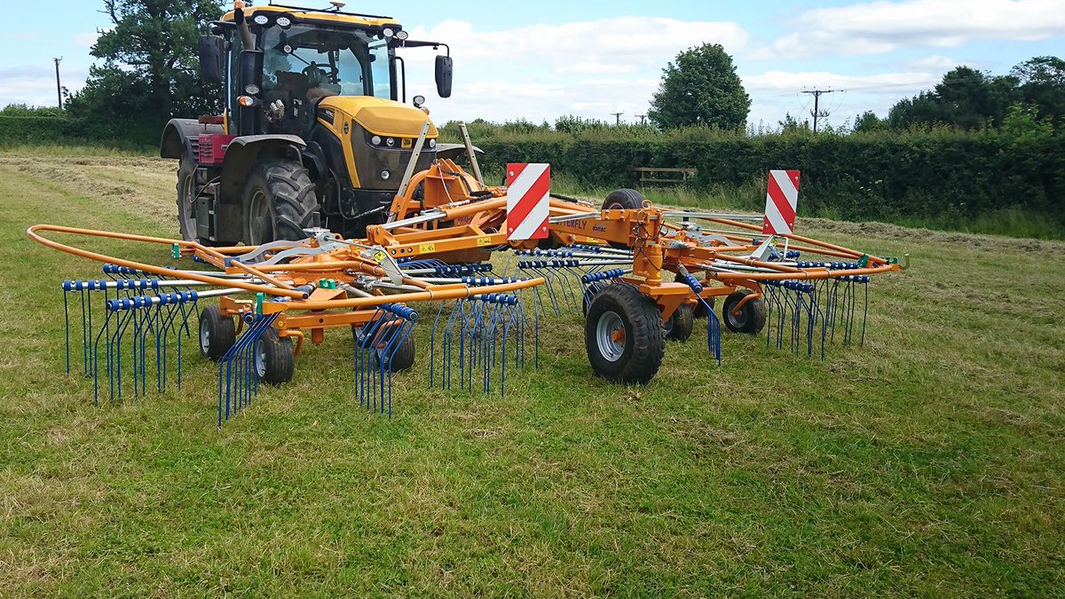 abimacfrontrake's tweet photo. Looking for a more efficient way of Farming? 

#argichatUK
#harvest17 #yorkshirefarmers https://t.co/O08wVw0ei3