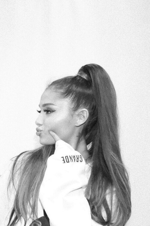 nissy_uno617's tweet photo. Ariana is my everything ❤️
I love you so much 😘@ArianaGrande 

100RT=100VOTE😻😻

Please RT 💕💕

#MTVHottest Ariana Grande https://t.co/TwoHUVvfqz