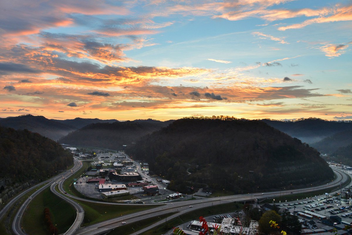 silvercreekserv's tweet image. Appalachian States Look Past Coal, Ask Trump to Aid Natural Gas #natgas bloomberg.com/news/articles/…