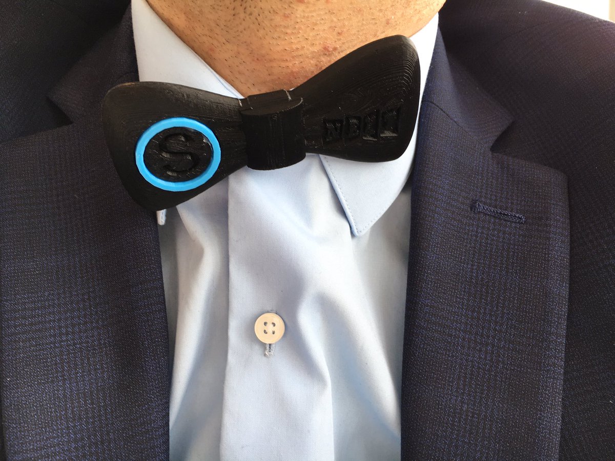 JaredTeaching's tweet photo. @sterao8 is Ambassador of the Year and rocking his own homemade 3D @Schoology bow tie!! Congratulations! #SchoologyNEXT https://t.co/MOrZIpNMb2