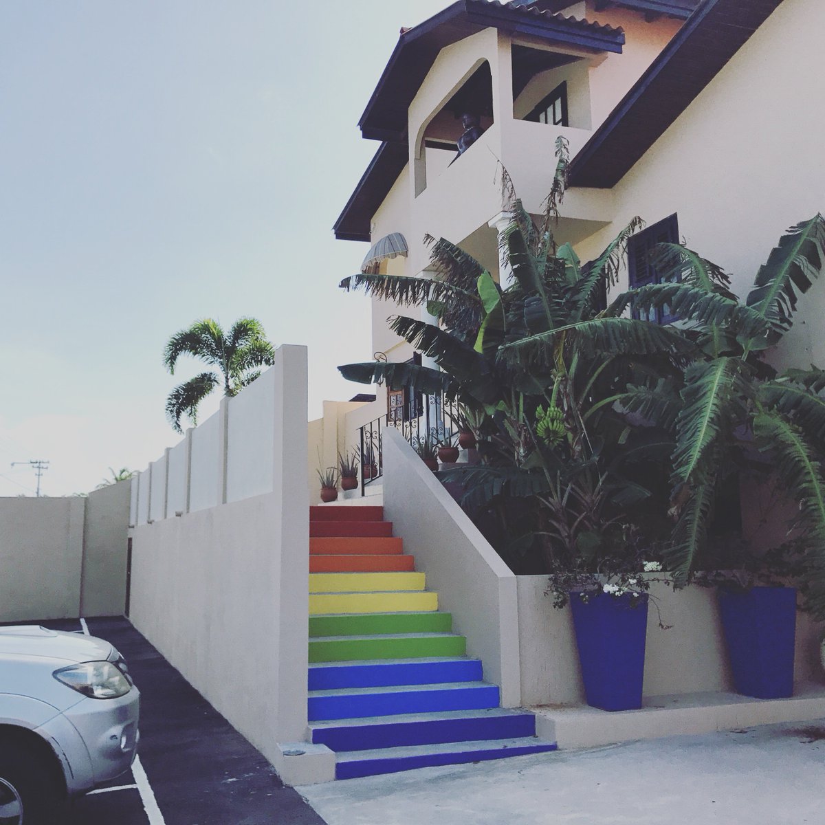 See the beauty of #Curaçao! Get 25% off your stay at the @amaliacuracao when you use the code PALETTE2017. Book now: bit.ly/2sak06z