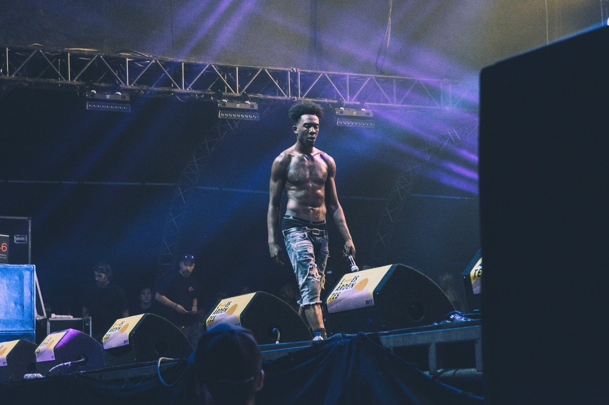 RCMLife's tweet photo. @LESARDENTES @LifeOfDesiigner 🔥🔥🔥📸 https://t.co/ZquRdtfI9s