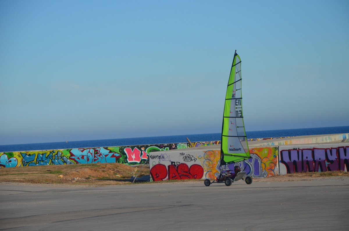 landsailingBCN's tweet photo. Mar, Viento y Graffitis. #lsbcn #landsailing #smile #moments #windsports #bcn #barcelona #accessible #windsports #blokart #chairavoile https://t.co/2kmwnmONAP