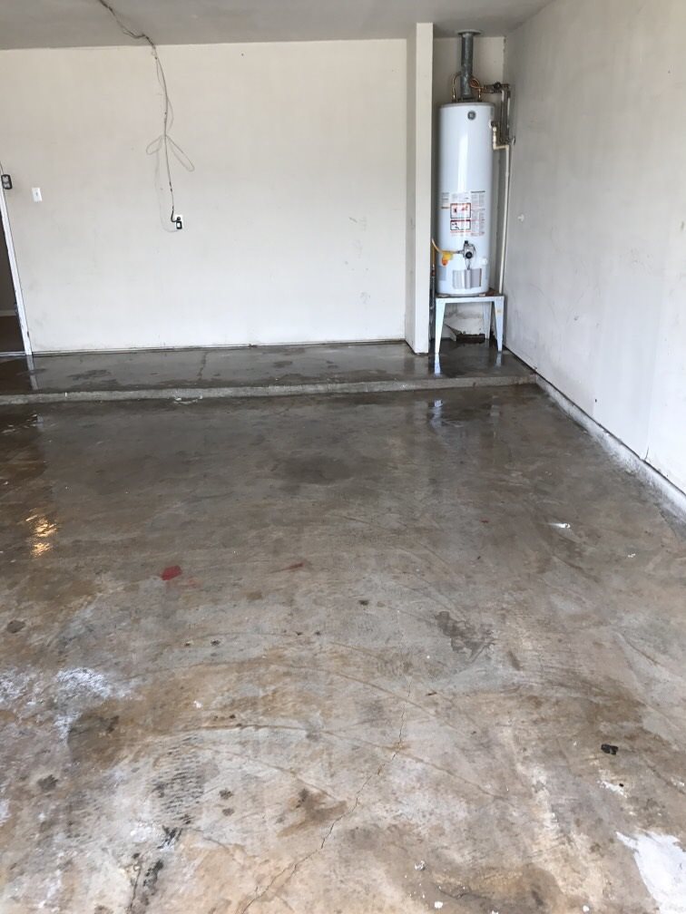 UniqueMaintena2's tweet photo. Does your garage need a fresh look?? Take a look at these before and afters.  #freshlook #garage #improvements #fortbendcounty #woodlands https://t.co/ZGIWRjb1tk
