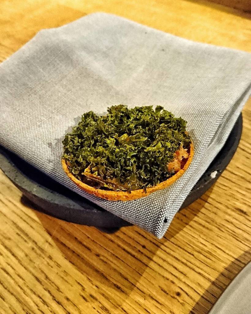 qinxiesays's tweet photo. So this is aforementioned superfluous tartlet that came with the pork at #Relae: Pig's head topped with crispy kal… https://t.co/NG9b8ZzETG https://t.co/byBkxBhpbR