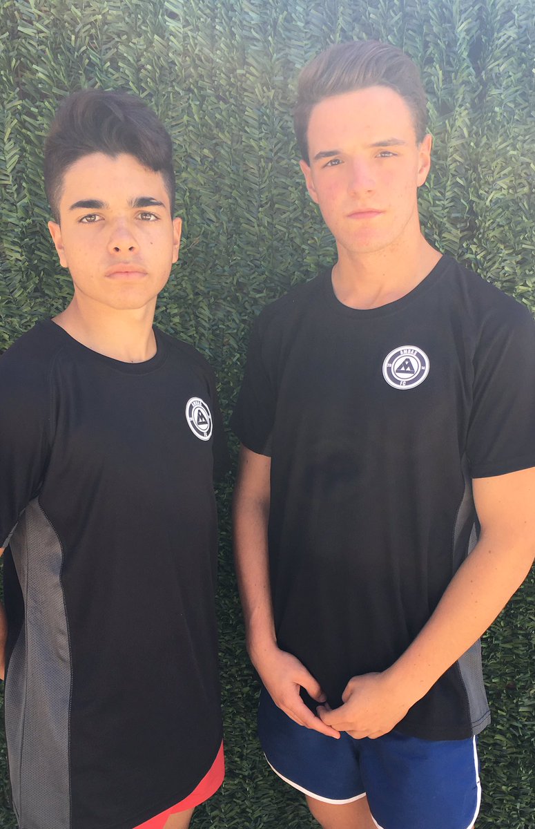 AMBASOfficial's tweet photo. ¡HAN LLEGADO! Ya están aquí las nuevas camisetas de AMBAS FC https://t.co/PXQ3PzxqJu