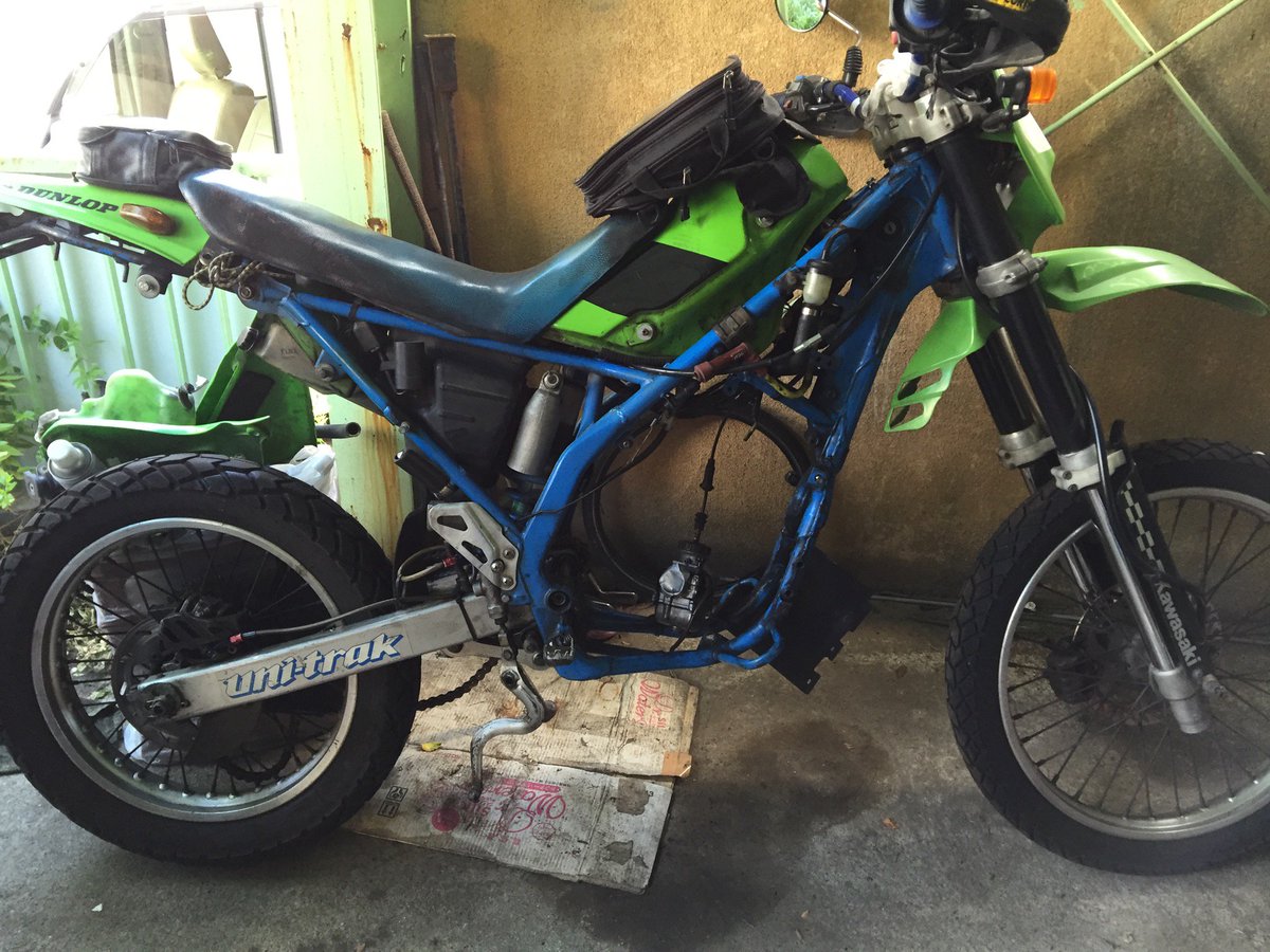 shion111's tweet photo. 3度目のオーバーホール

#バイク
#2st
#カワサキ
#kawasaki https://t.co/grzm4TwOeO