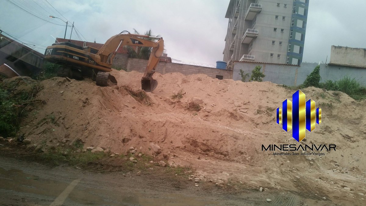 minesanvar's tweet photo. Continúan las operaciones en nuestra planta procesadora de agregados! En minesanvar trabajamos para tí @Procuravargas @GobiernoDVargas https://t.co/0Ae5EaoNZk