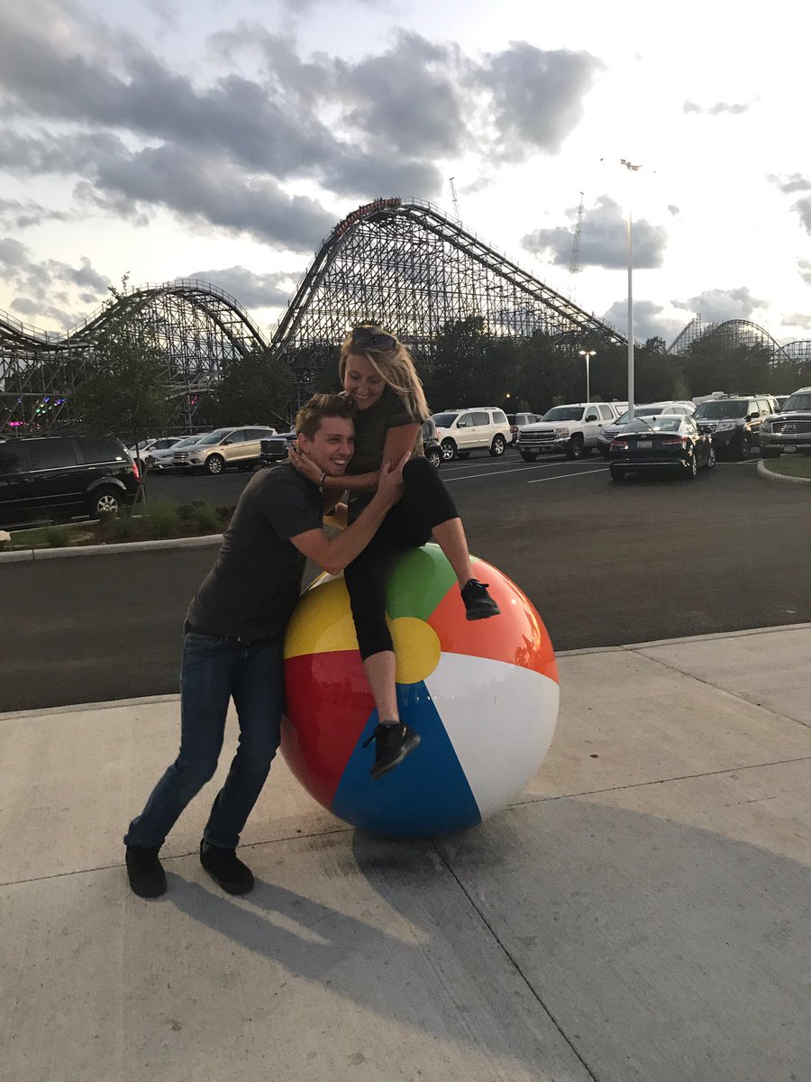 beezy268's tweet photo. I love this girl so much @laurenpsmithh https://t.co/6ykyPMqyRS