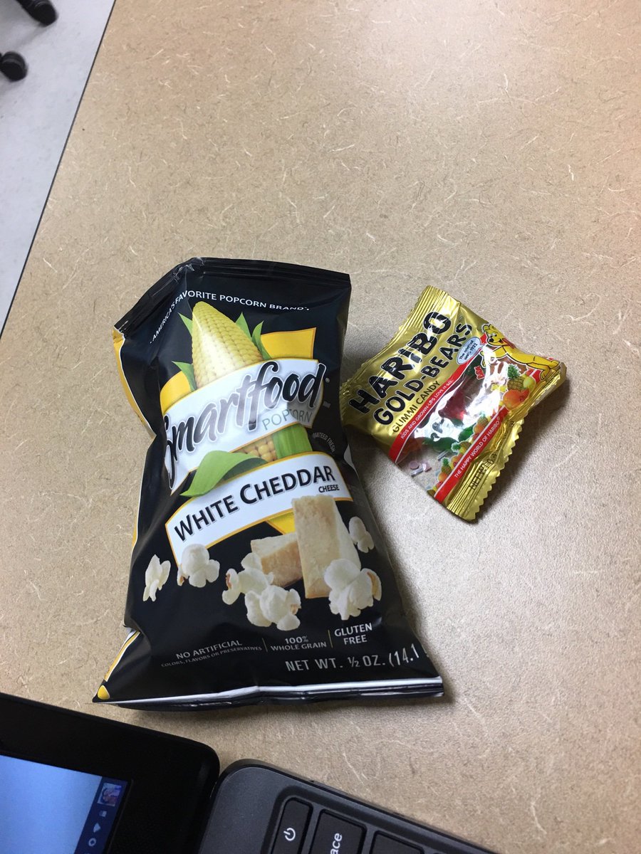 Iwabuchilady's tweet photo. When the next session has your favorite snacks! π winning! ππ½ππ½ #iChampionsummit17 #iChampion #Tarleton #TSUCORE - https://t.co/rolA4mzU2h https://t.co/ny0AJY9H7w