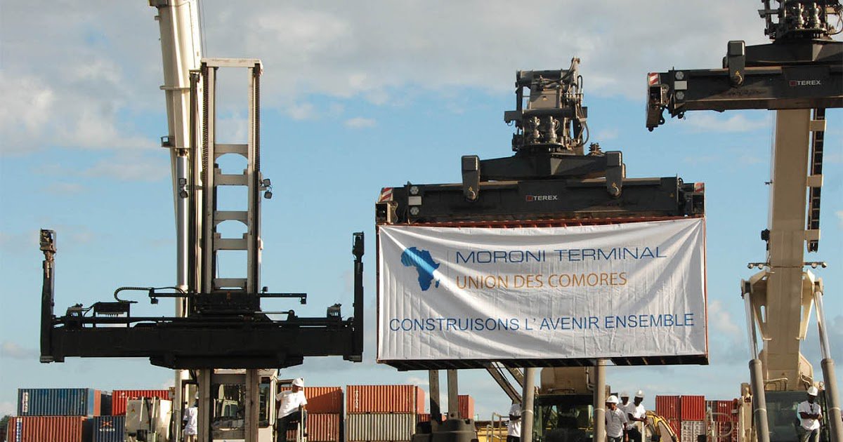 HabarizaComores's tweet photo. Le Directeur de Moroni Terminal arrêté https://t.co/0rLZwlaXtN #DaoudHalifa https://t.co/44FrS4CsjV