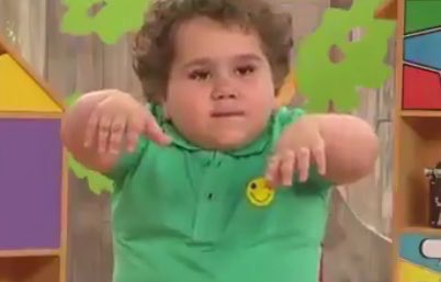 ADC POZİSYON ALİR
ZED DRAKTHAR KASİR
ZED ADCNİN ÜSTÜNE ATLİR
ADC FİLAŞ ATİR
ZED ULTİYLE ADCNİN ETİNİ KOPARTİR