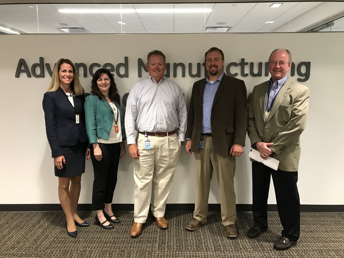 DeanRopellaMU's tweet photo. From today's visit to @GEHealthcare Advanced Manufacturing Tech Center - great convos on #Industry40, digital thread &amp; our future workforce. https://t.co/qMc8D8aCjM