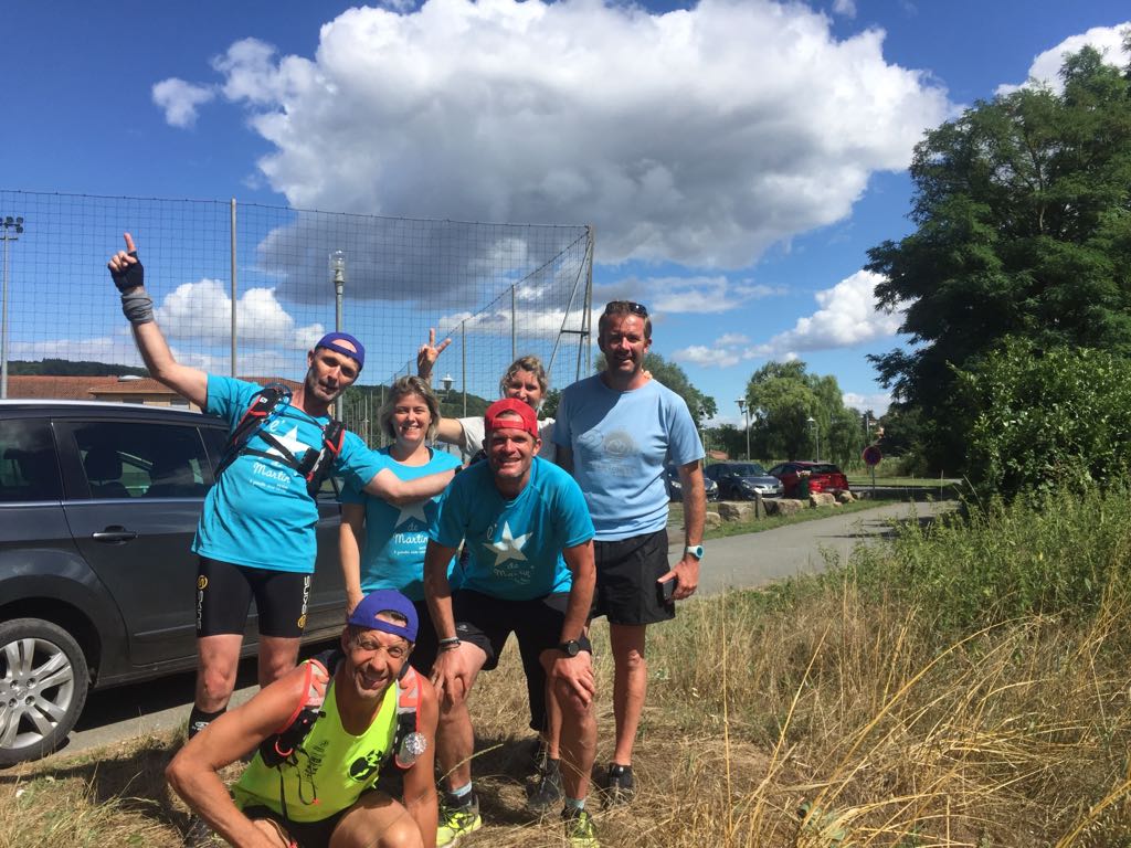 RunKif's tweet photo. Et voilà c'est fait, plus de 140km, 4000m D+ et 1000€ pour @letoiledemartin #vivresanscancer #defi2017 #onestfiers #Runkif https://t.co/FKxhT1QwX7