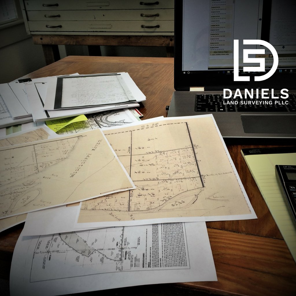 DanielsLandSurv's tweet photo. Working on a survey along the Mississippi River...The river has drifted MILES from where it was located in 1835.  #Riparian #OHWM https://t.co/Ka2COvm5C2