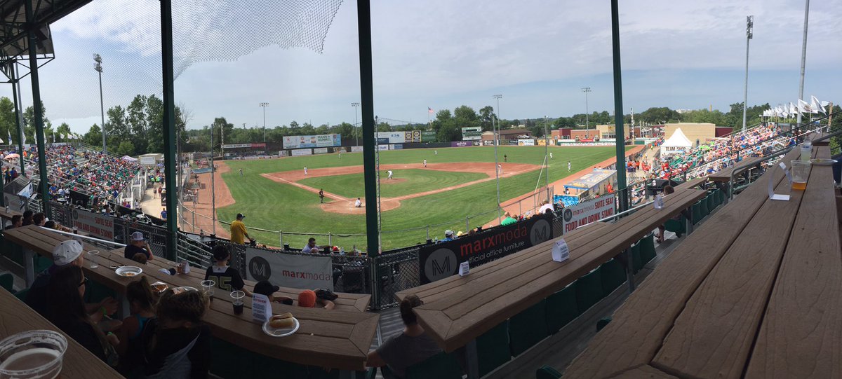 BrianPersky's tweet photo. Spending the afternoon at the ballpark watching the @kzoogrowlers with our friends at K'Aces Disc Golf! #discoverkzoo #kaces https://t.co/SEUm66eFZc
