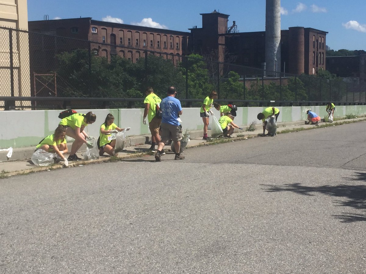 neslconference's tweet photo. Group 800 cleaning up with Worcester Clean Team!! #NESLC17 #NESLCserves https://t.co/Y9Aw9DxbPI