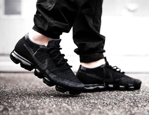 nike air vapormax triple black womens