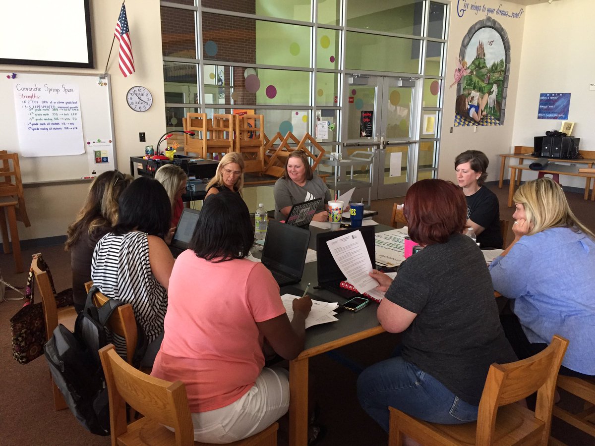 Comanche Springs having rich conversations around data! The Spur way! #inspire2017 #emsisd #emsproud