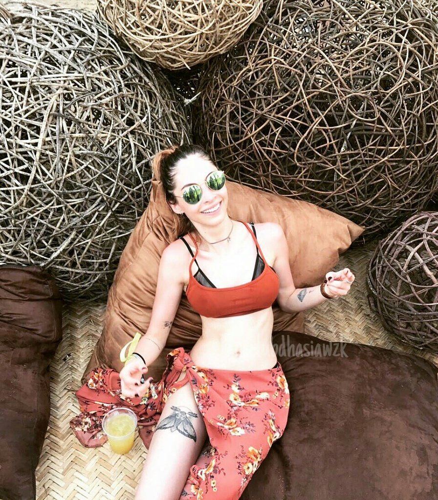 FansClubDhasia's tweet photo. @DhasiaWezka tiene la sonrisa más hermosa del mundo 😍😍 y me enamora 👌👌💫
https://t.co/JYgwfF5sgH https://t.co/v9YsCRhBPJ