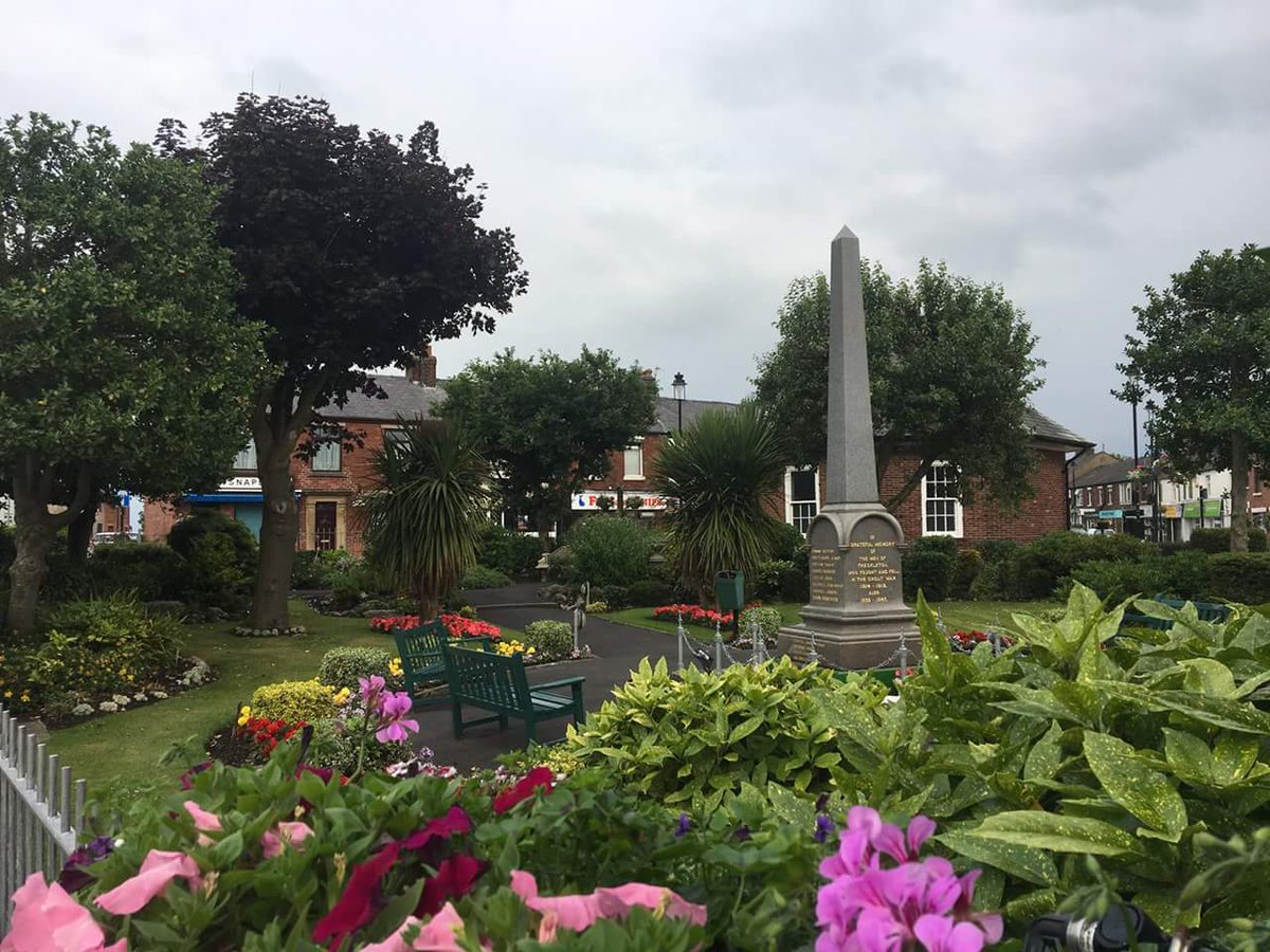 Freckletonbloom's tweet photo. Looking forward to @NWIBofficial judging and hoping for a fine day. Good luck everyone https://t.co/dP24YlbzVJ
