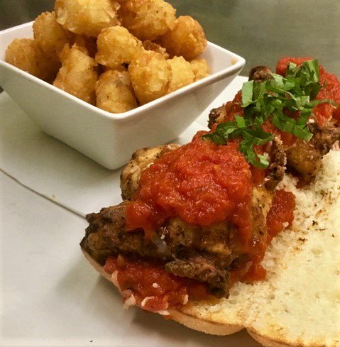 SidebarGrille's tweet photo. You won't want to miss our lunch special today! This Chicken Parm Sandwich will be waiting for you at #SidebarChi! ๐คค๐ https://t.co/S8MUcn2W1u