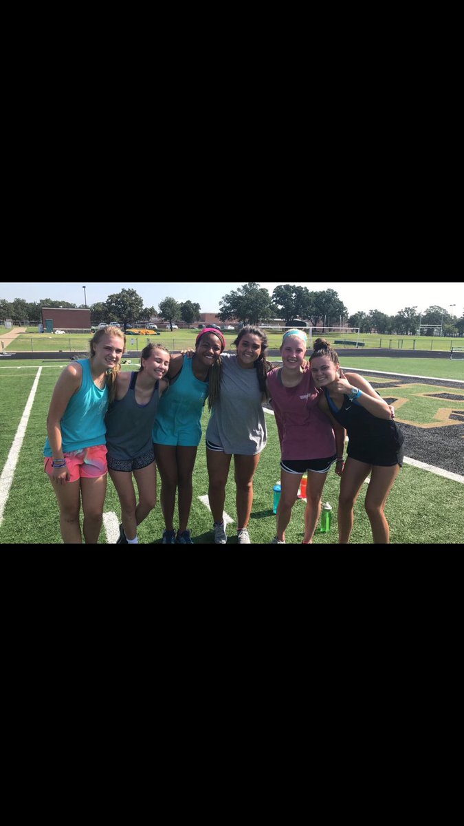 emilyanngannon's tweet photo. Awesome summer spent with these people😜😜 #pctraining https://t.co/UVYz9DwrYD
