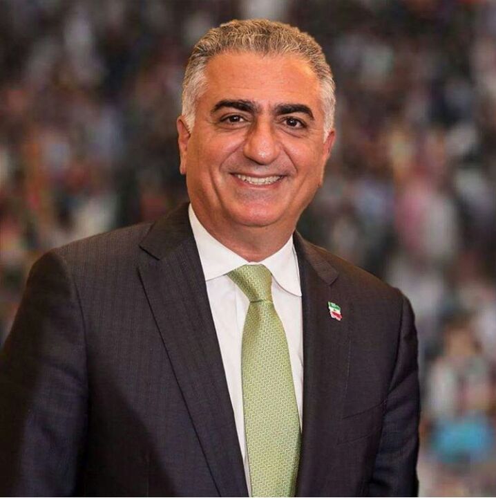 ariaeiiran's tweet photo. درود بر شاهزاده.تنهابه شاهزاده ایمان دارم از جانو دل می پرستمش .#RezaPahlavi https://t.co/BLvSIirgU8