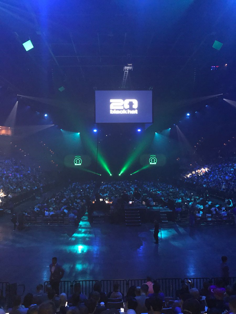 daTr0gd0r's tweet photo. Getting ready for the Black Hat 2017 keynote. There's a disproportionate amount of intelligence to bodily hygiene here. #BOalert #BHUSA https://t.co/oRGiv1Hn79