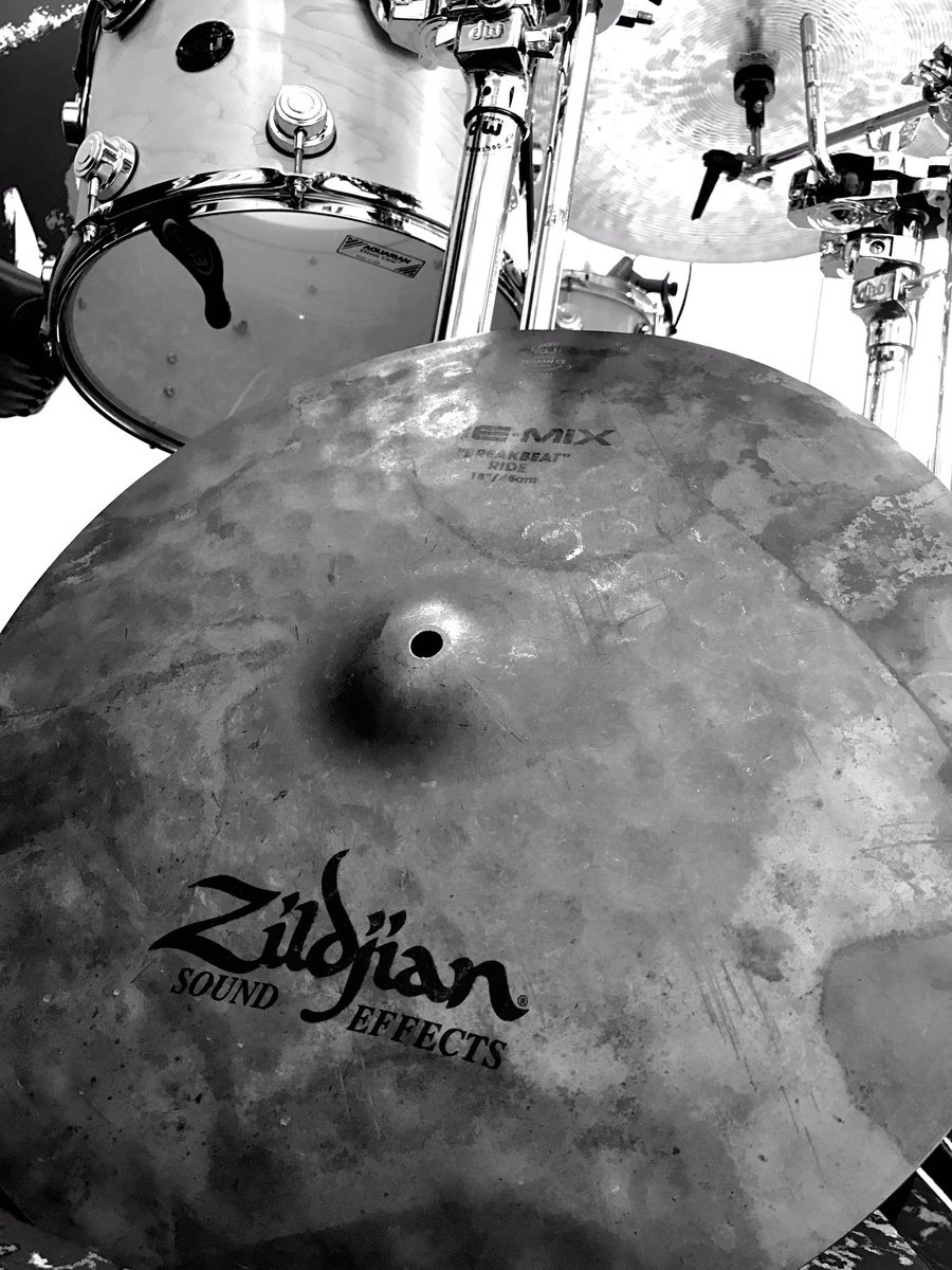 Elliotbennett_'s tweet photo. Yesterday tracking with this beaut #zildjian #breakbeat #ride @dwdrums #drummer #drumcommunity #ebstudios https://t.co/K6Jo3vbQDI