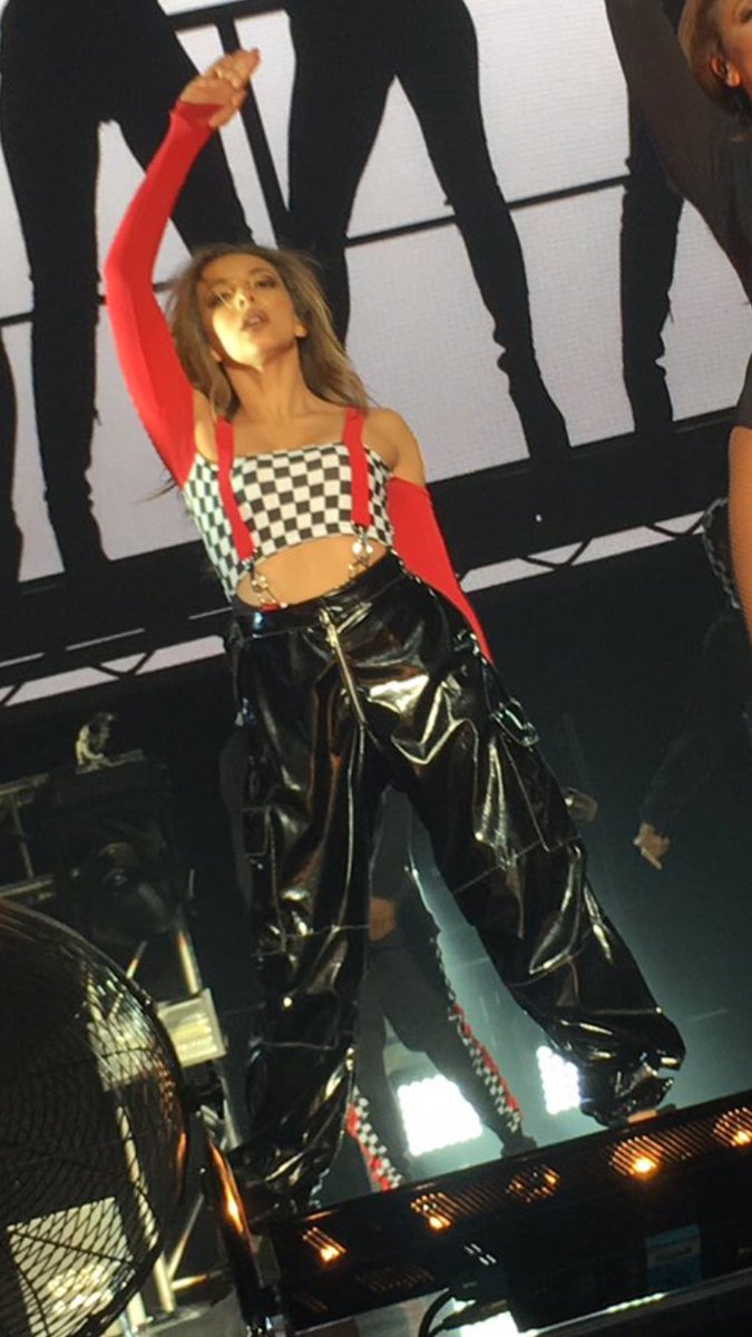 JadeAmeliaNews's tweet photo. Jade on stage in Adelaide last night (via @swiftlygrande13) https://t.co/WO0qVHgzY0