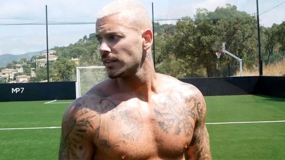 menzshop's tweet photo. #MattPokora exhibe ses muscles en vidéo !
https://t.co/64tkyztQxR https://t.co/uuYDyTzNzC