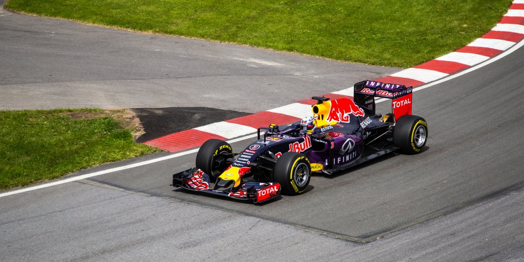 UniOfSurrey's tweet image. See what our @SurreyEng students got up to when they visited @fosgoodwood recently: ow.ly/clkg30dTHlc #createwonder