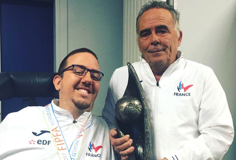 CoeurHandisport's tweet photo. @Sports_gouv @FranceOlympique @sophcluz @GeorgesLaura @isabelleseverin @Paris2024 @TonyESTANGUET @BrigitHenriques @FREDJOSSINET ⚽#Football ⚽ Interview : Bernard Bethouloux un entraîneur passionné menant la #France🇫🇷 au succès 🏆 #FIPFAworldcup > https://t.co/2V3CcR38oG https://t.co/ikp2cMi50h