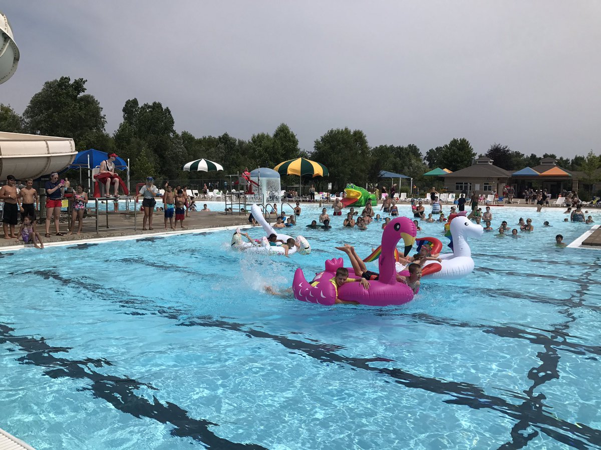ELAquaticCenter's tweet photo. Boat races!!! #SummerSplash17 https://t.co/3Wdg5r28xR