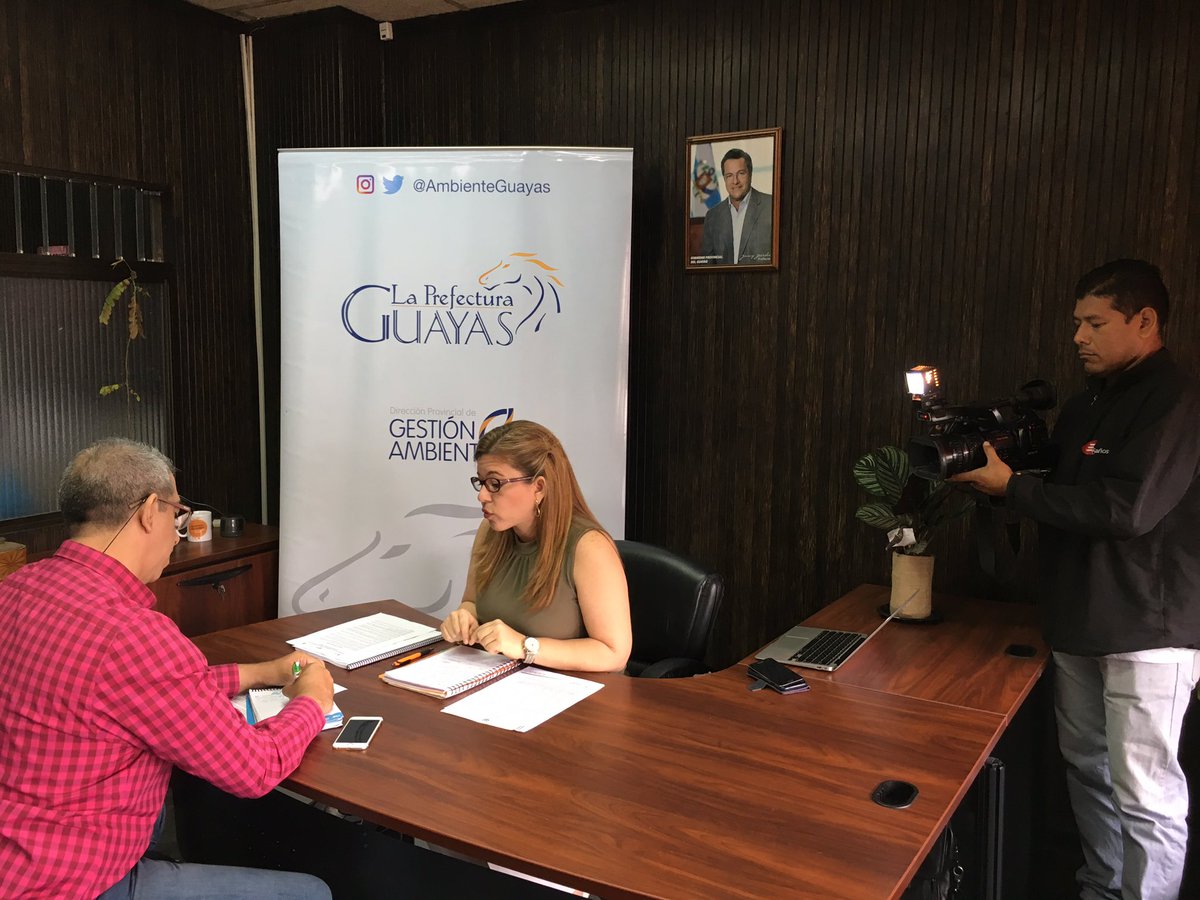 ambienteguayas's tweet photo. Directora @Verollaguno informó que tala de árboles en Urb Entre Ríos no es competencia de @PrefecturGuayas en entrevista con @ayudamehenry https://t.co/Tf0sld8dAX