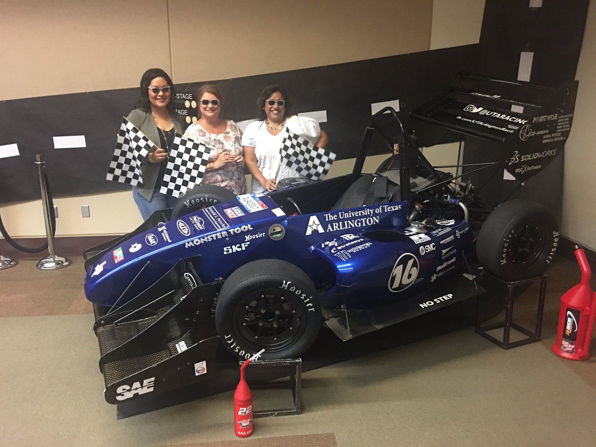 TJFRogers's tweet image. Berry Leaders...on your mark...get set...LEAD!  @AISDLearning #ILA2017