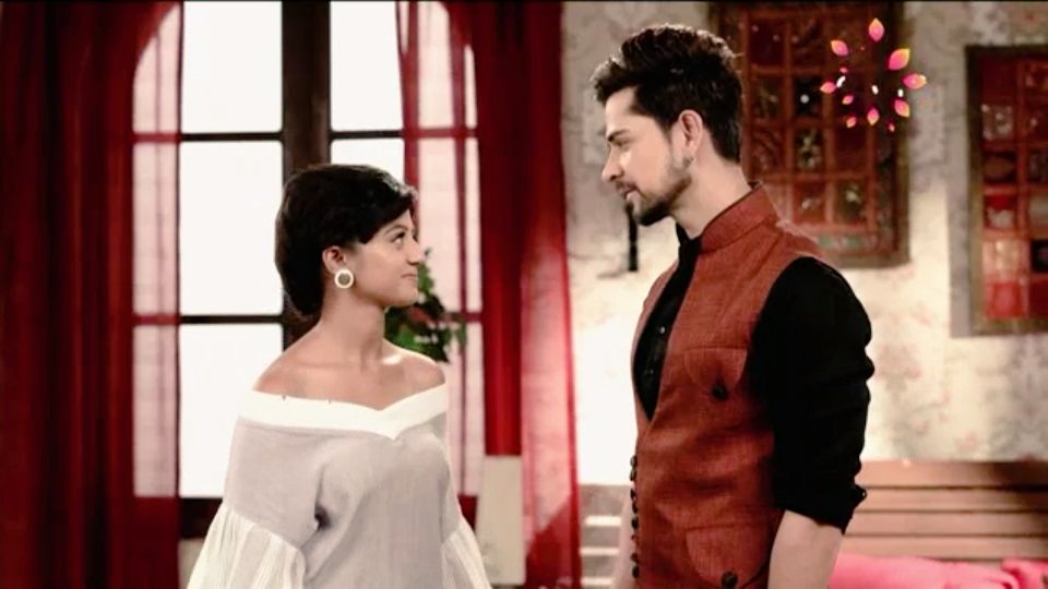 swara_saro's tweet photo. The chemistry between kalki and pawan unbelievable 😍🔥 I love it🙈🙏 @sahdev_piyush @OfficialHelly7 @sonalijaffar #kalki #pawan #palik https://t.co/kZNTSs7qeK