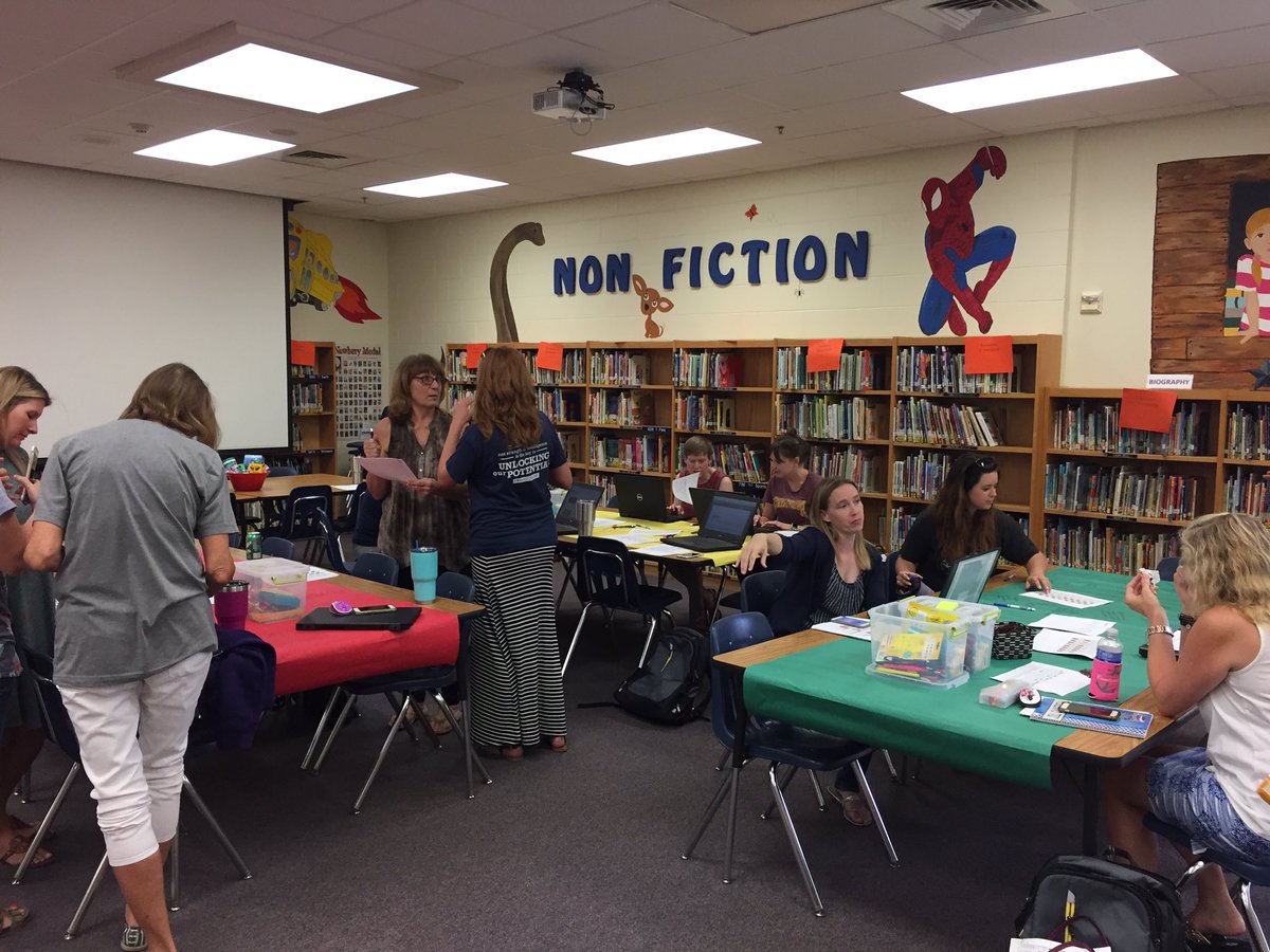 #inspire2017 on fire at Saginaw Elem digging into campus data! #emsproud #emsisd